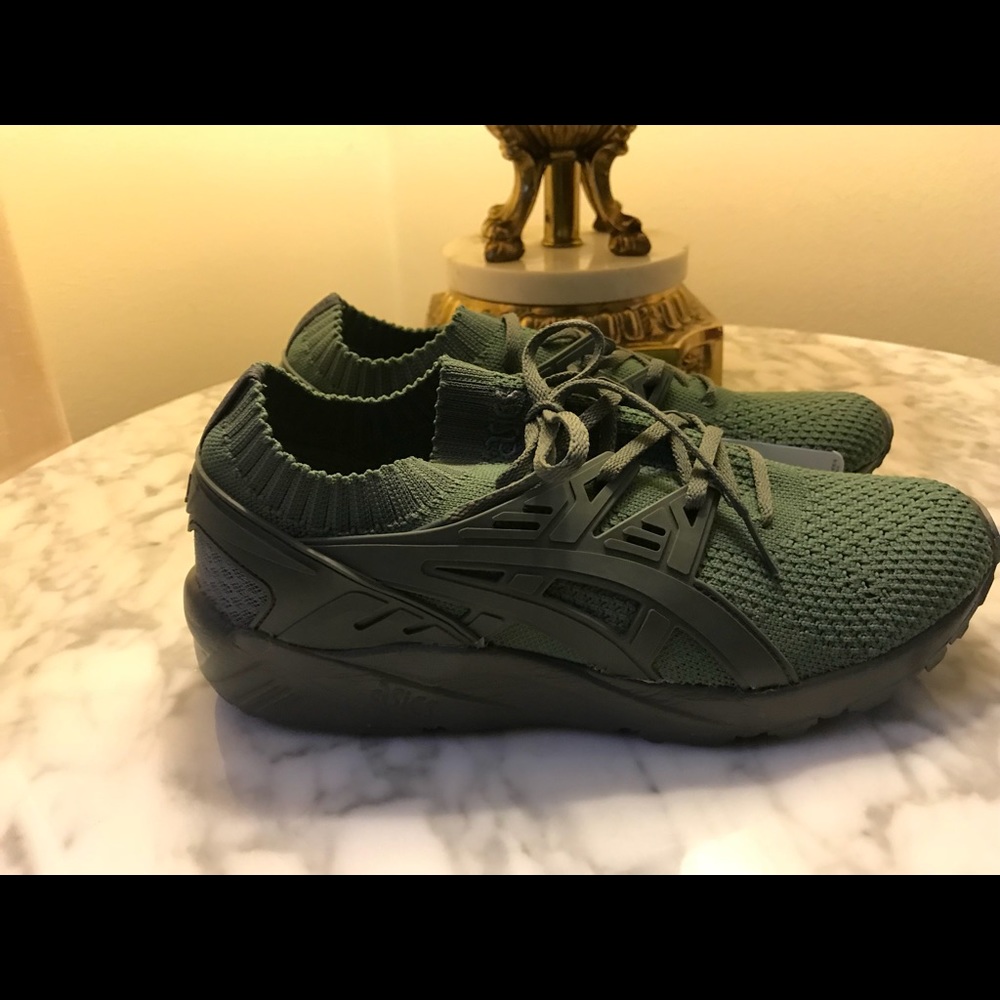 ASICS gel with sock line if